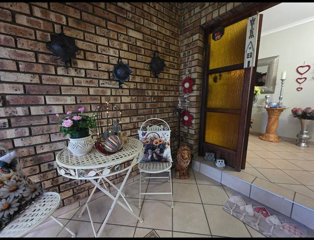 4 BEDROOM HOUSE FOR SALE IN VANDERBIJLPARK SE 3